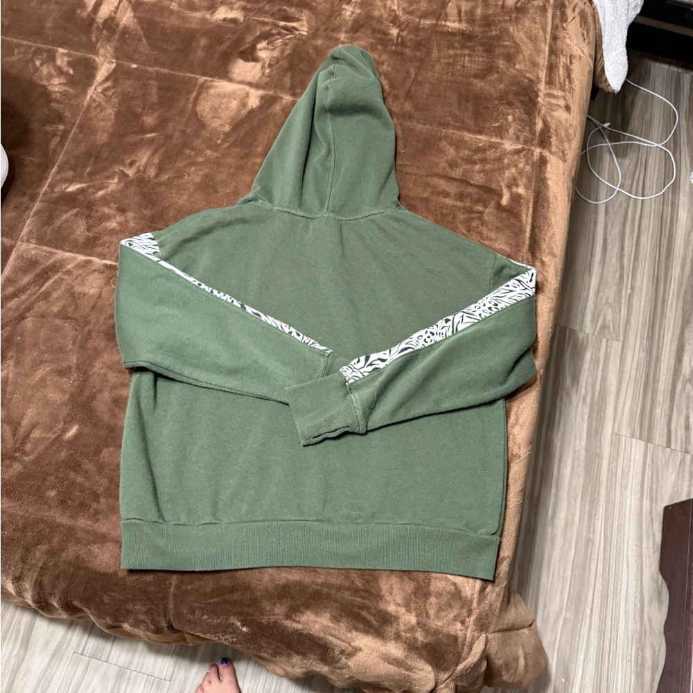 Woman’s size small Juicy Couture sports pullover hoodie - Picture 10 of 11